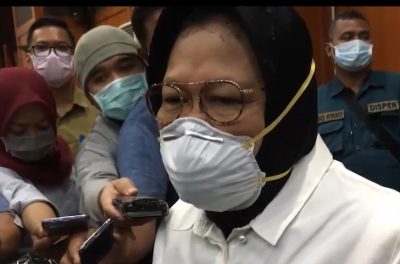 Wali Kota Risma pakai masker
