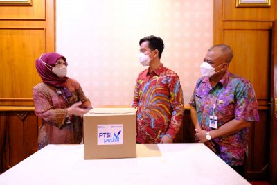 gibran terima bantuan dariPT Surveyor Indonesia