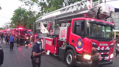 23 mobil PMK padamkan api yang melahap pasar kembang lantai dua