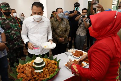 Peresmian rumah padat karya gubeng