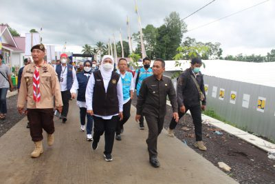 Aliran listrik Huntap Semeru