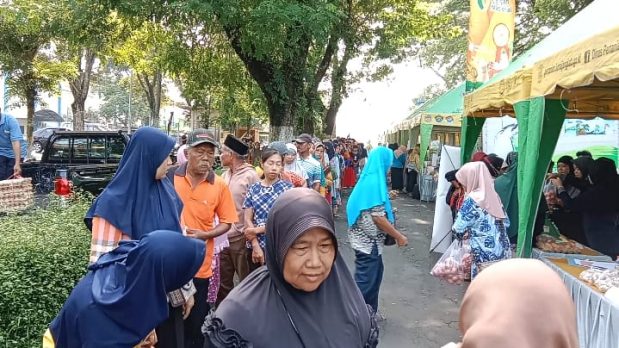 Gerakan Pangan Murah Jual Beras 10.200 Perkilo, Warga Rela Antri