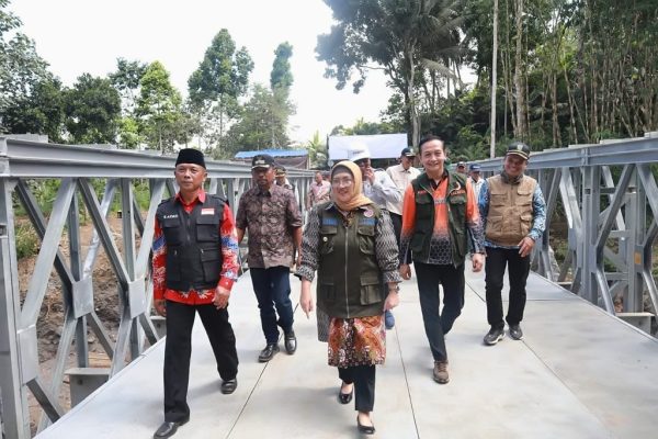 Jembatan Kalibiru di Pasang Portal untuk Batasi Tonase Kendaraan
