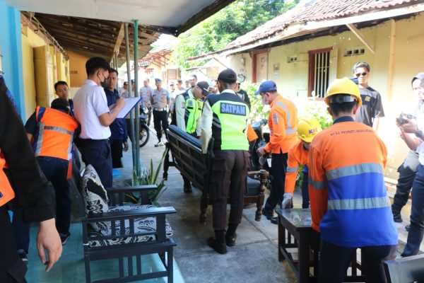 Penertiban Aset PT KAI Jember Ricuh