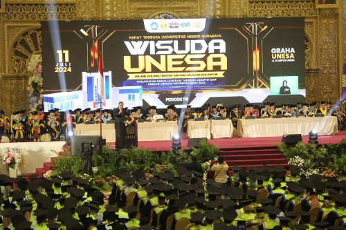 Wali Kota Surabaya Panggil Wisudawan UNESA untuk Berperan Aktif dalam Pembangunan