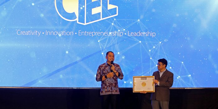 Keberhasilan Pemulihan Ekonomi Surabaya Diganjar CI-EL Medal of Distinction