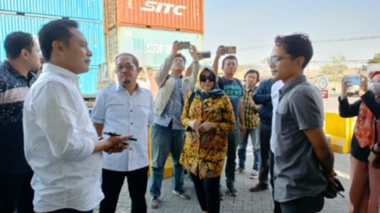 DPRD Surabaya Temukan Pelanggaran Kapasitas dan Uji KIR pada Truk Kontainer