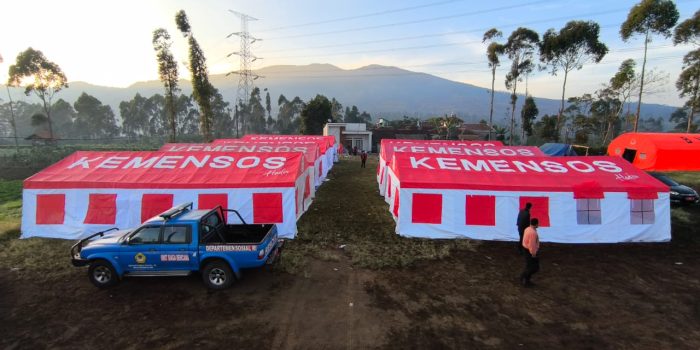Kemensos Salurkan Bantuan untuk Korban Gempa di Bandung