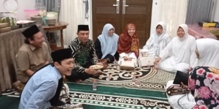 Gus Iqdam Puji Keberanian Risma Menutup Dolly