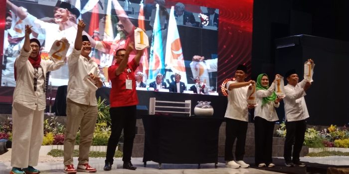 Pilkada Lumajang: Anggota Dewan dan Eks-PNS Ramaikan Tim Sukses
