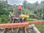 KAI Daop 9 Jember Ganti Bantalan Kayu dengan Sintetis, Lebih Aman dan Ramah Lingkungan