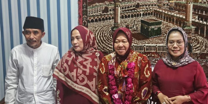 Cagub Risma dan Gus Thoriq Diskusikan Program Kewirausahaan Ketahanan Pangan di Pesantren Babussalam