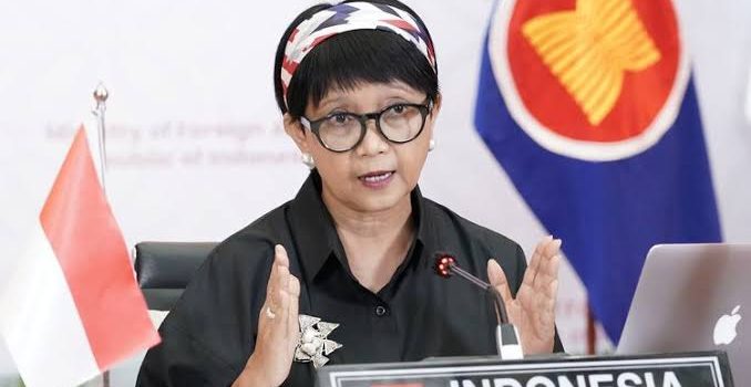 Menlu Retno Marsudi mengaku telah mengevakuasi 20 WNI dari Lebanon ke Damaskus, Suriah, sebelum terbang ke Indonesia