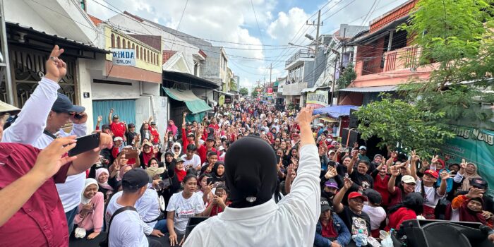 Risma Janji Buka SMA/SMK Gratis, Ajak Warga Dolly Perbaiki Ekonomi dan Pendidikan