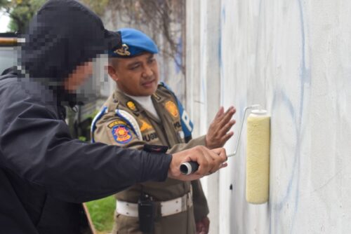 Satpol PP Surabaya Tangkap Pelaku Vandalisme, Sanksi Sosial Jadi Hukuman