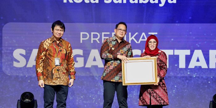 Surabaya Puncaki Pelayanan Publik di Jatim dengan Penghargaan Sangat Cettar