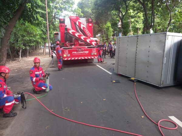 Kecelakaan Depan Taman Prestasi, Dua Orang Luka Berat