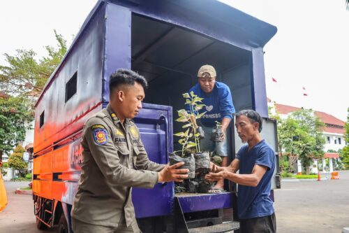 Jelang Ramadan, Pemkot Surabaya Salurkan Bantuan dari Warga untuk Warga