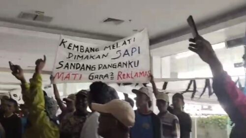 Nelayan Surabaya Gagalkan Sosialisasi AMDAL Reklamasi