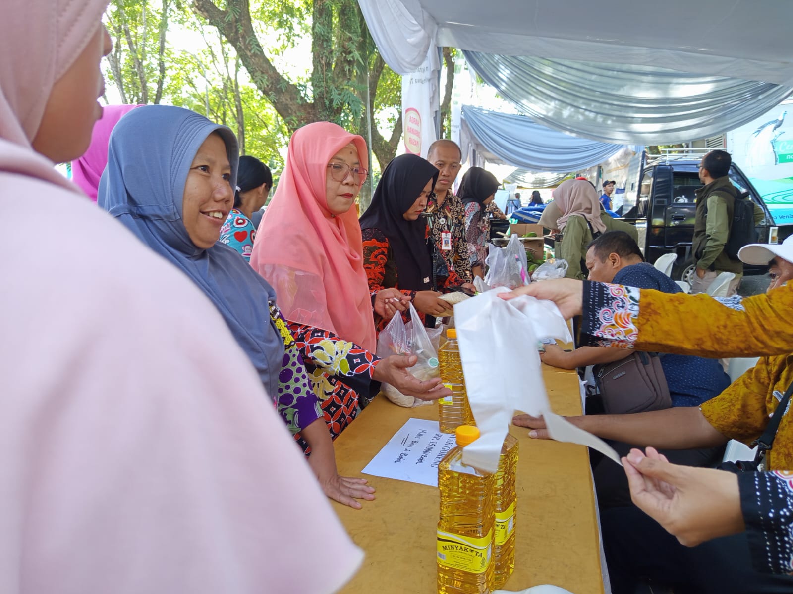 Gerakan Pangan Murah Digelar di Lumajang, Warga Antusias Serbu Bahan Pokok Terjangkau