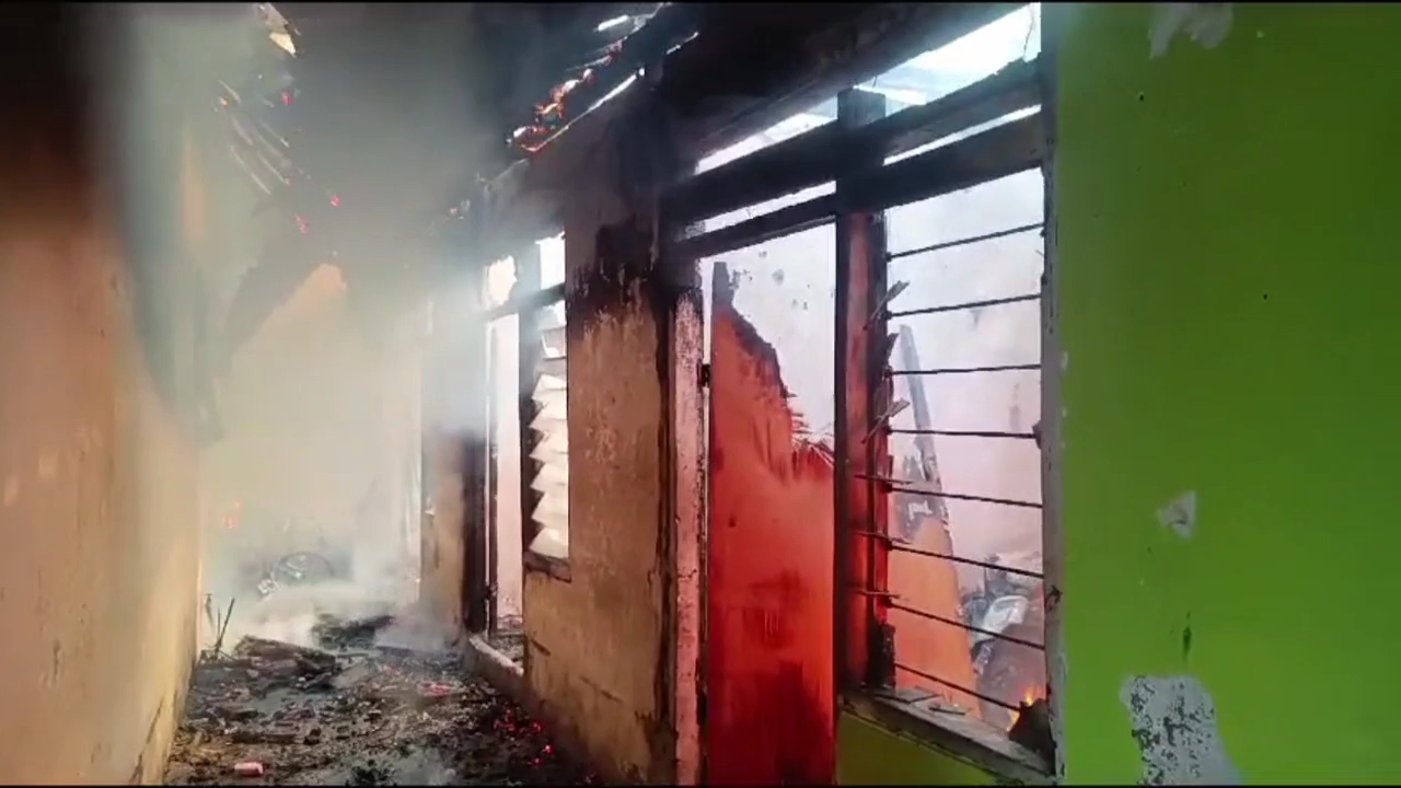Rumah Kos di Surabaya Terbakar, Tiga Penghuni Mengalami Luka