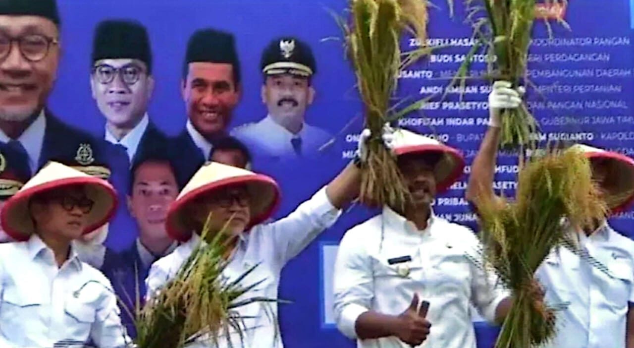 Menko Zulhas Tekankan Pengawasan Harga Gabah untuk Lindungi Petani