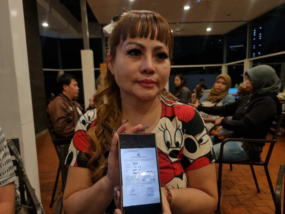 Dituduh Tahan Ijazah, Pengusaha Diana Laporkan Wawali Surabaya: Saling Serang di Medsos!