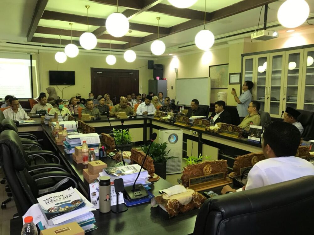 DPRD Surabaya Gelar RDP Soal Pemutusan Listrik dan Air di Bale Hinggil
