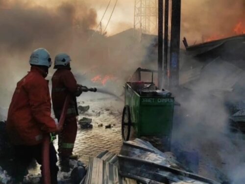 Lima Kebakaran Landa Surabaya Saat Libur Lebaran 2025
