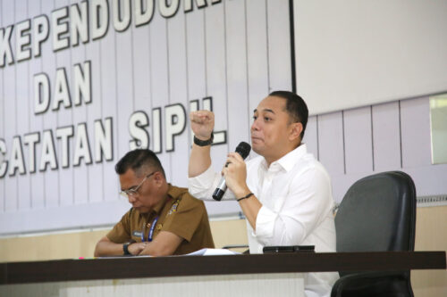 Masalah Data Warga, Wali Kota Surabaya Minta Petugas Tak Lempar Tanggung Jawab