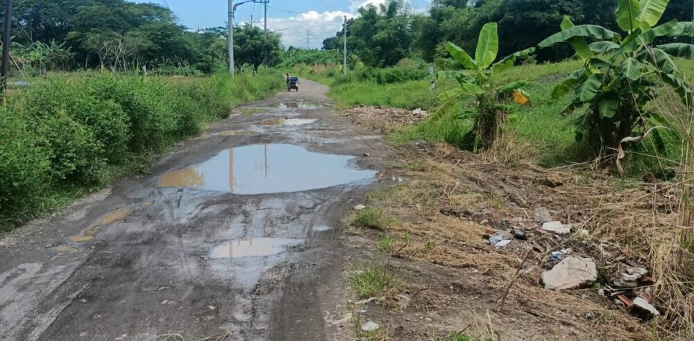 Warga Warugunung Tagih Janji, Jalan Rusak Kian Parah!