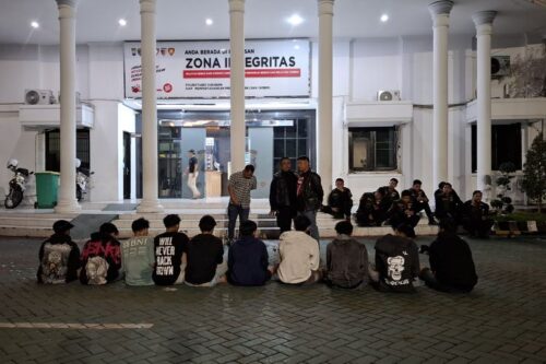 Gagal Tawuran, Polisi Tangkap 10 Remaja di Dua Titik Kota Surabaya