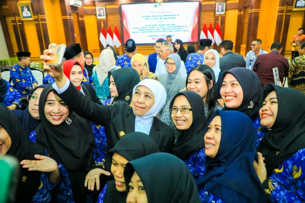 Khofifah Ajak Warga Jatim Bangkit Hadapi Krisis Global