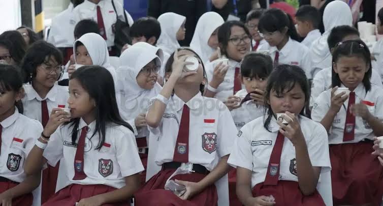 Putusan MK Minta Pemerintah Gratiskan SD-SMP Swasta