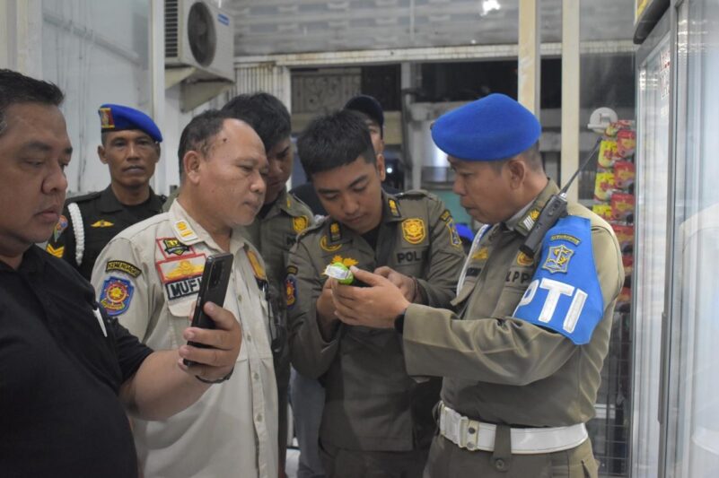 Langgar Aturan, Toko Miras di Gubeng Kertajaya Disegel Lagi