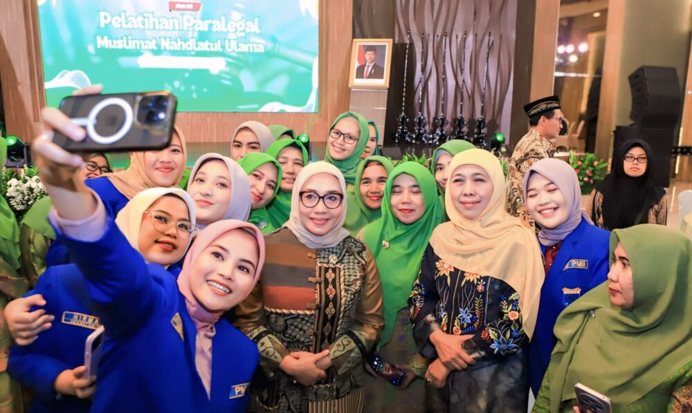 Pelatihan Paralegal Muslimat NU Pecahkan Rekor MURI, Khofifah Hadir Usai Pulang Haji
