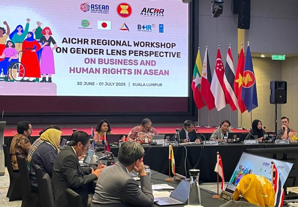 Suara Anak Gresik Guncang ASEAN, Kritik Impor Sampah