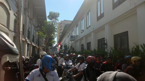 THR Tak Kunjung Cair, Buruh Pakerin Demo Bank Penahan Dana