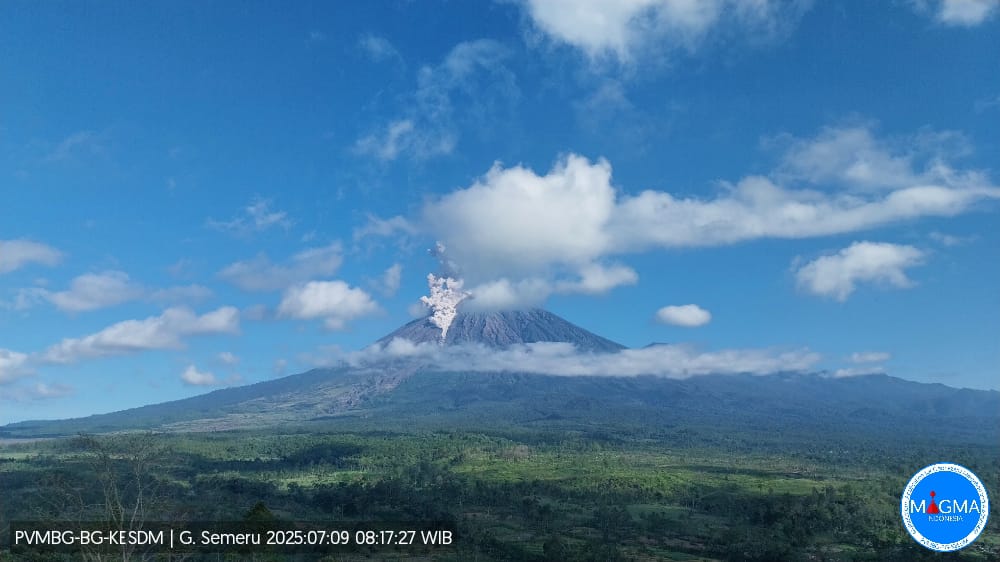Semeru Erupsi, Awan Panas Meluncur 4 Kilometer ke Tenggara
