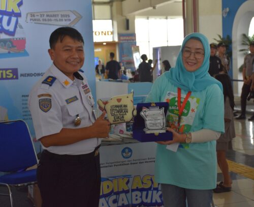 Mudik Lebih Asyik, Anak-anak Diajak Baca Buku Selama Perjalanan