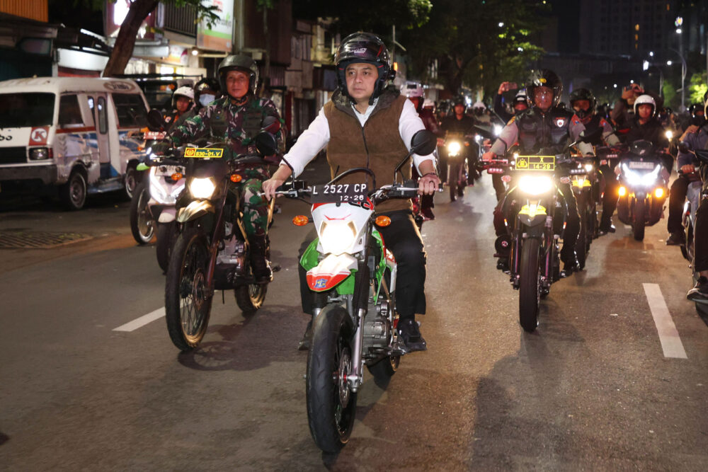Sweeping Jam Malam Anak di Surabaya