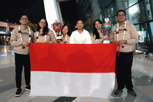 Indonesia Menang EFL Champion di Kejuaraan Debat Dunia WUDC 2025