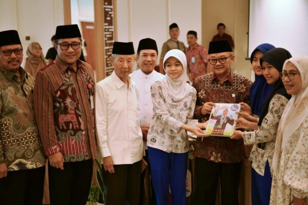 Mendikdasmen Dorong Santri Menulis Tak Sekadar “Pasar”, Tapi Bermisi