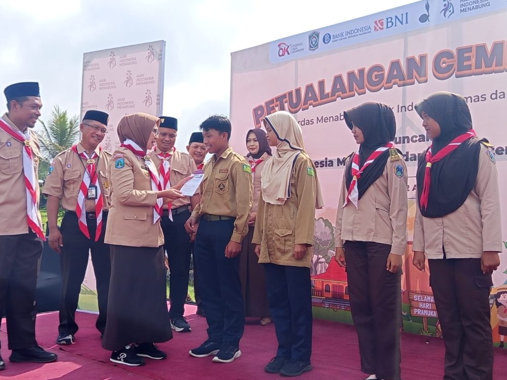 Dorong Budaya Menabung, Bupati Lumajang Ajak Pelajar Kelola Keuangan Bijak