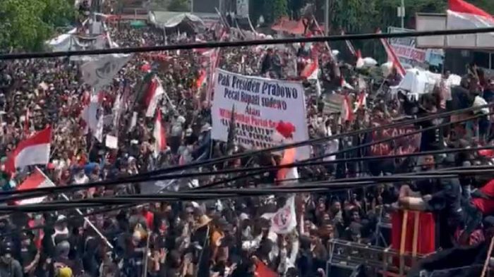 Demo Tolak PBB-P2 di Pati Ricuh, 3 Tewas dan Belasan Polisi Luka