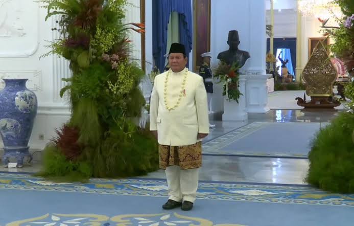 Makna Baju Adat yang Dikenakan Presiden Prabowo Subianto saat Upacara 17 Agustus 2025