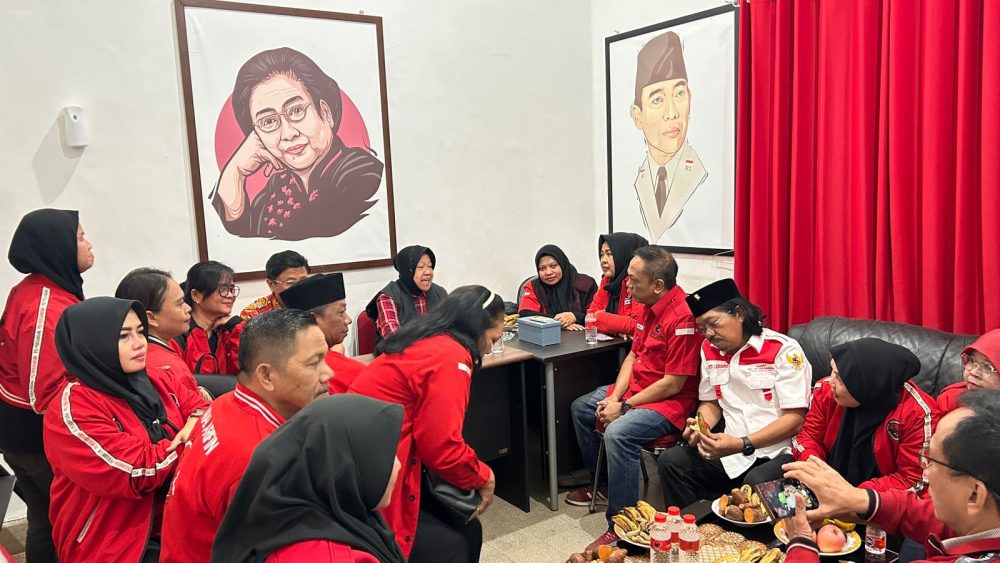 Risma Hadir di Khitan Massal PDIP Surabaya: Kerja Nyata untuk Rakyat