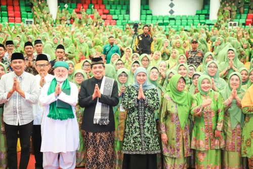 Di Unisma, Khofifah Tekankan Pentingnya Akhlak di Era IT Di Unisma, Khofifah Tekankan Pentingnya Akhlak di Era IT