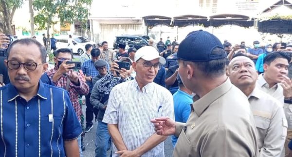 DPR dan Warga Tagih Janji Pabrik Emas di Surabaya