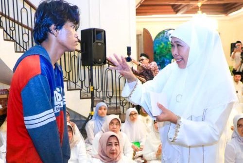 Khofifah Beri Santunan Korban Kebakaran Jemur Wonosari